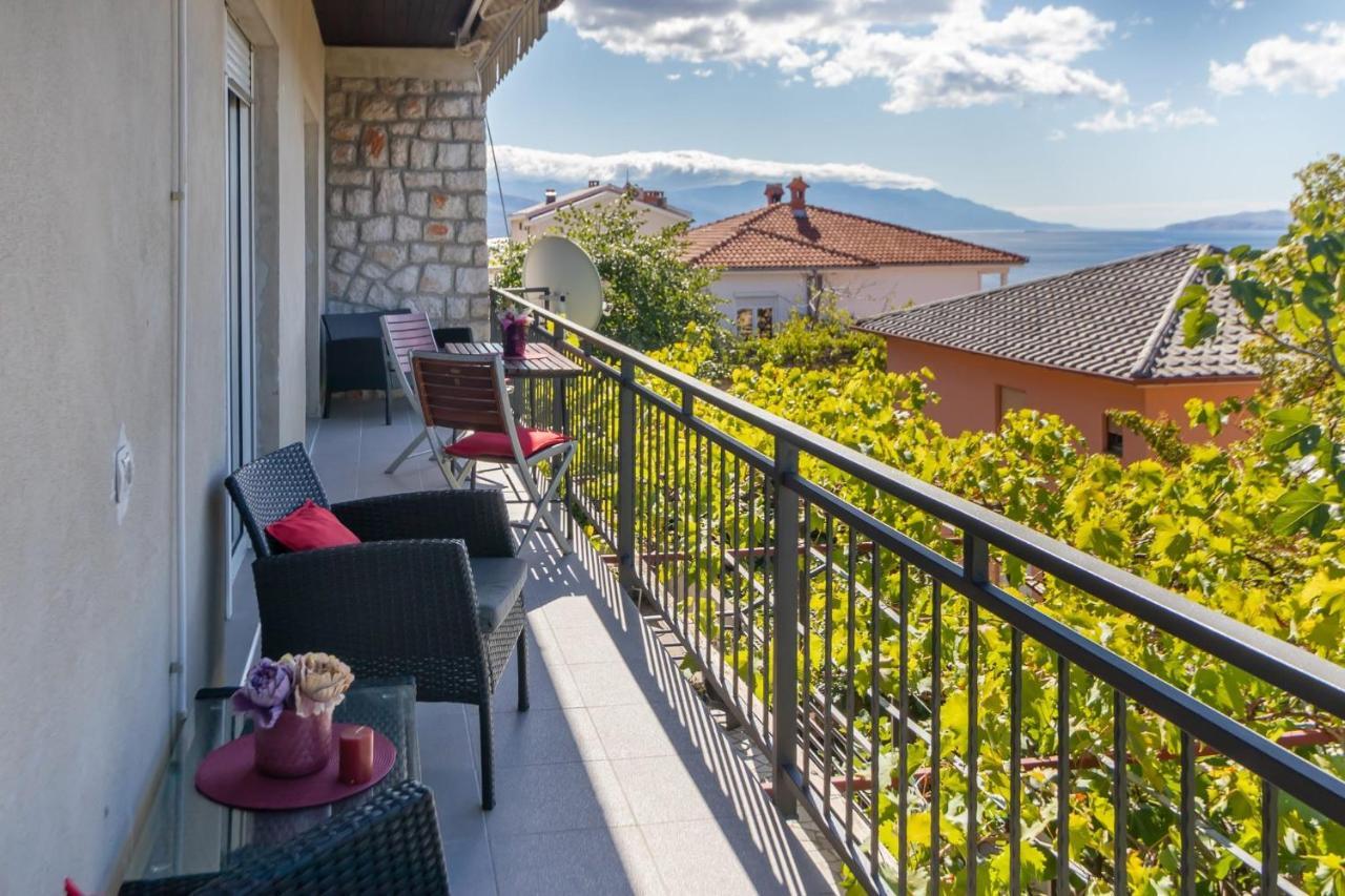 Apartments Lord Novi Vinodolski Exterior foto